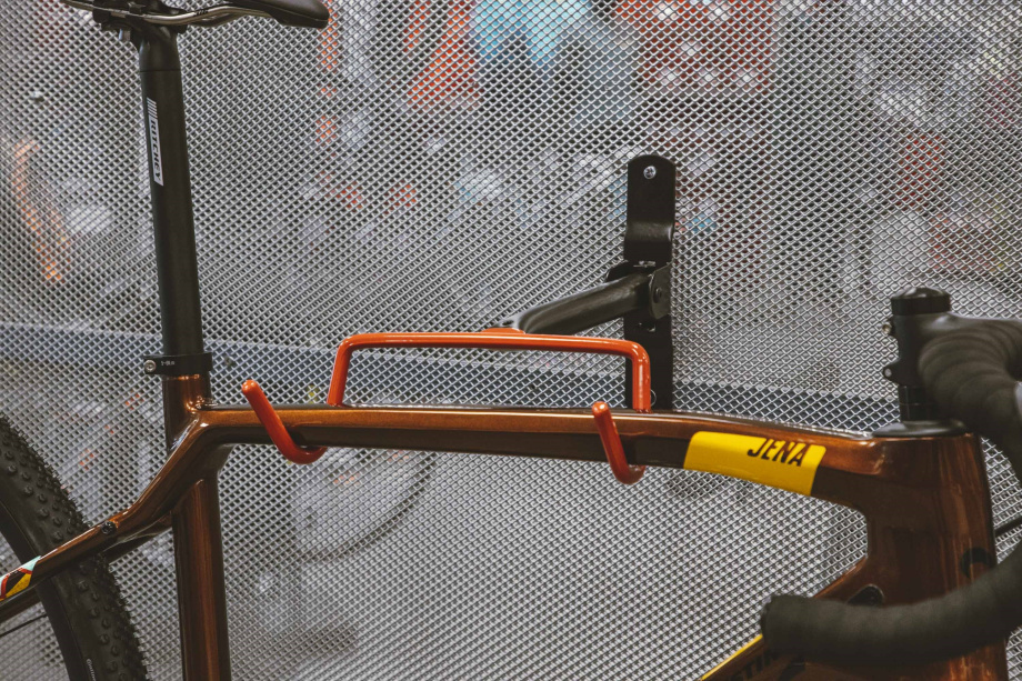 Кронштейн для велосипеда Force Wallie 899481 (настенный, складной, под раму, чёрный)