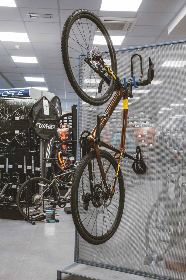 Кронштейн для велосипеда Force 899503 (настенный, за руль, стальной, чёрный)