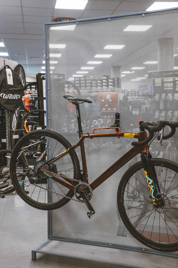 Кронштейн для велосипеда Force Wallie 899481 (настенный, складной, под раму, чёрный)